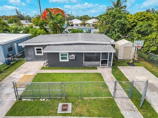 528 NW 10th St, Florida City, FL 33034