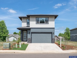 375 Sunday Dr, Creswell, OR 97426