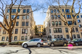 604 W Addison St Unit B4, Chicago, IL 60613