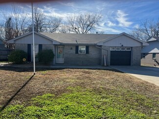 915 W 23rd St, Ada, OK 74820