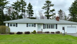 42 Smiley Ave, Winslow, ME 04901