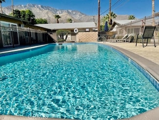 686 E Cottonwood Rd Unit 12, Palm Springs, CA 92262