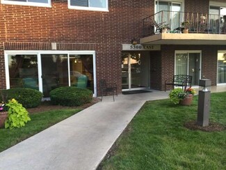 5300 Walnut Ave Unit 23D, Downers Grove, IL 60515