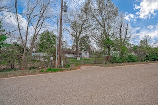 13727 Adams Ln, Pinehurst, TX 77362