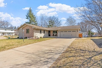 3340 Gettysburg Ave N, New Hope, MN 55427