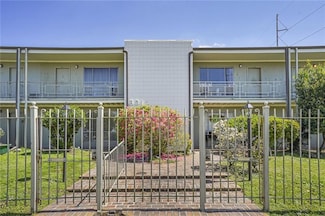 801 Henry Clay Ave Unit 200, New Orleans, LA 70118