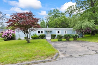 30 Sandalwood Cir, Kittery, ME 03904