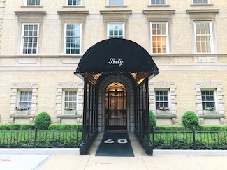 60 E Scott St Unit 403, Chicago, IL 60610