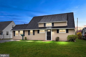 88 Coral Ln, Levittown, PA 19055