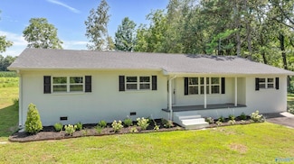 669 Rainbow Ave, Rainsville, AL 35986