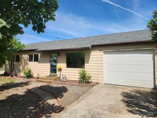 1031 14th St, Clarkston, WA 99403
