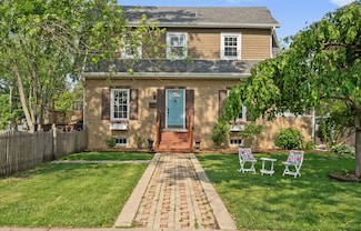 542 S Michigan Ave, Villa Park, IL 60181