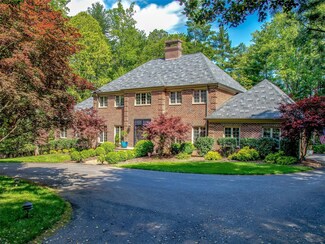 11 Holly Hill Rd, Asheville, NC 28803