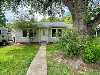 1405 E Virginia Ave, Victoria, TX 77901