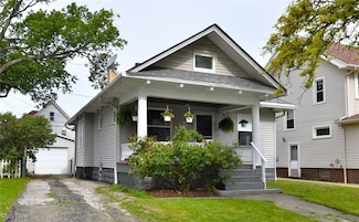 1238 Gladys Ave, Lakewood, OH 44107