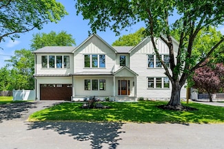 30 Alberta Ave, Newburyport, MA 01950