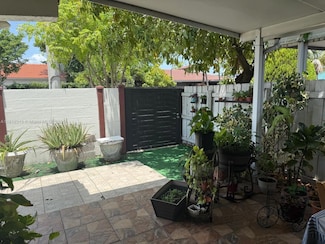 3297 W 70th St, Hialeah, FL 33018