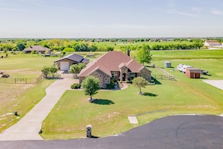 5600 Virginia Dr, Justin, TX 76247