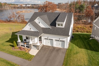 21 Catesby Ln, Londonderry, NH 03053