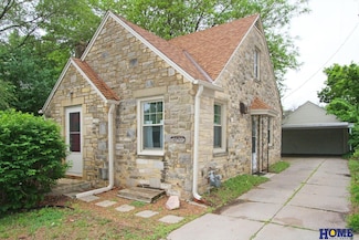 2727 S 19th St, Lincoln, NE 68502