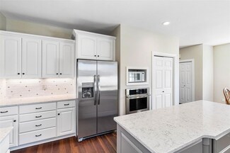 4755 Canterbury Ct, Iowa City, IA 52245
