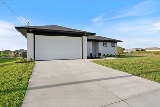 2513 40th St W, Lehigh Acres, FL 33971