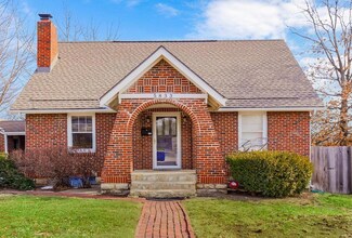 5833 Monrovia St, Shawnee, KS 66216