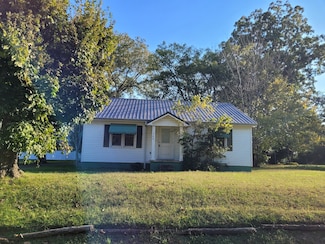 706 N Vine St, Winchester, TN 37398