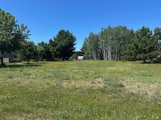 121 Dandelion Ln, Marquette, MI 49855