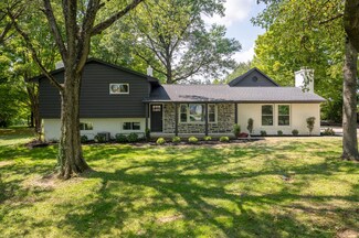 3195 Woodhaven Dr, Franklin, OH 45005