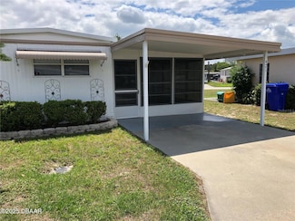 1421 S Shore Dr, Tavares, FL 32778
