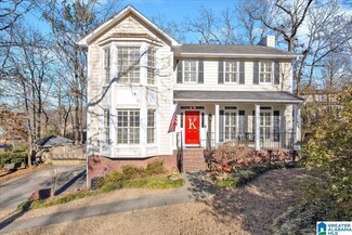 6060 Woodvale Cir, Helena, AL 35080