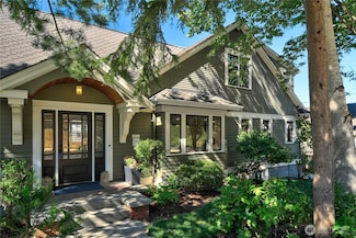 2 Fulton St, Seattle, WA 98109