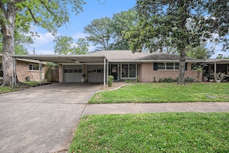 647 Eastlake St, Houston, TX 77034