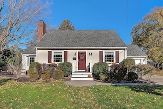 14 Twitchell St, Wellesley, MA 02482