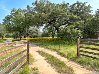 814 Redfern Dr, San Antonio, TX 78264