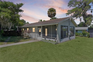 5627 Indiana Dr, Lady Lake, FL 32159