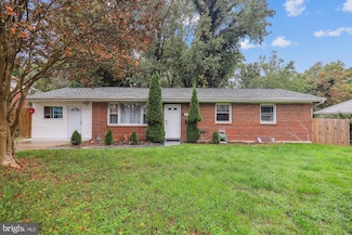 1827 Knoll Dr, Oxon Hill, MD 20745