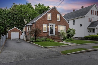 24 Armory St, Wakefield, MA 01880