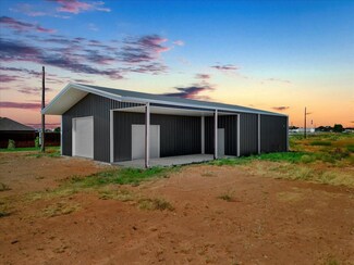 1614 Miller St, Plains, TX 79355