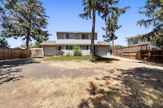 573 7th St, Metolius, OR 97741