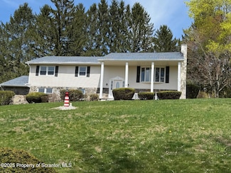 15 Concord Ave, Factoryville, PA 18419