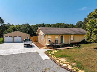 147 Pleasant Hills Rd, Batesville, AR 72501