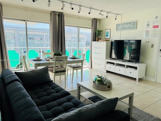 1732 Meridian Ave Unit 701, Miami Beach, FL 33139