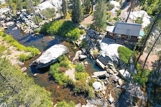 100 S Yuba Dr, Soda Springs, CA 95728