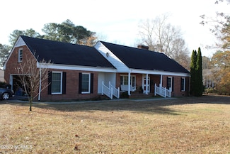 1235 Garrett Rd, Williamston, NC 27892