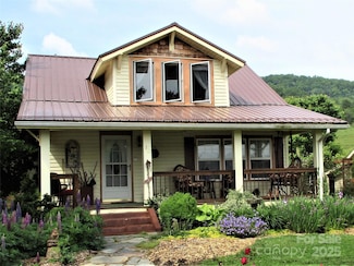 10 Gardening Frog Trail, Waynesville, NC 28785