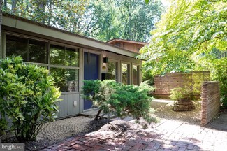 3401 Hartwell Ct, Falls Church, VA 22042