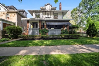 1205 N Clinton Blvd, Bloomington, IL 61701