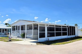 279 Lake Dr, Nokomis, FL 34275